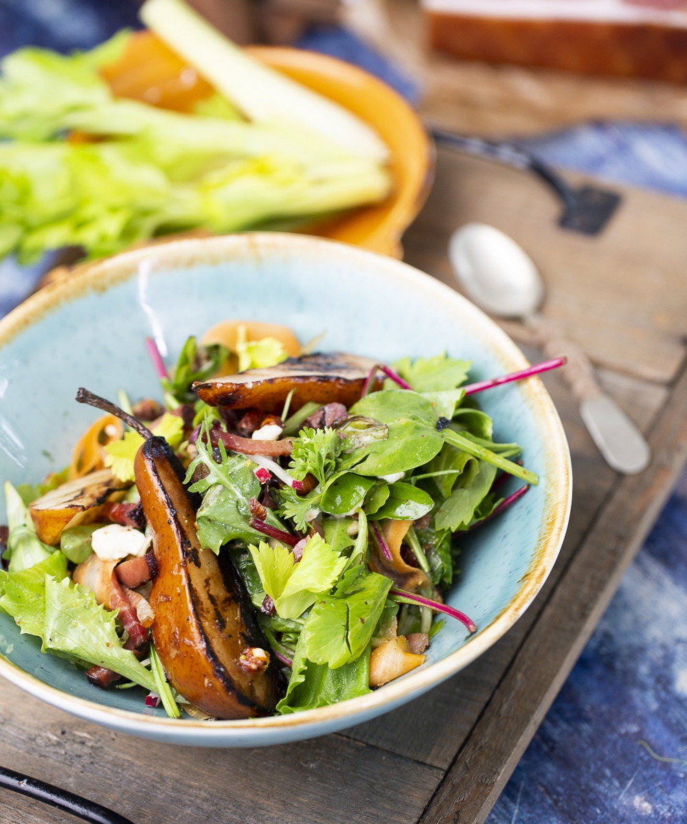 KARAMELLIZÁLT KÖRTÉS SERTÉS-SONKA SALÁTA