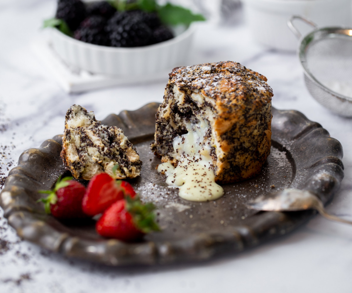 MÁKOS GUBA SZUFLÉ VANÍLIÁS ÖNTETTEL