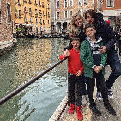 BOLDOG PILLANATOK: IDE UTAZOTT EL EDVIN MARTON ÉS KIS CSALÁDJA