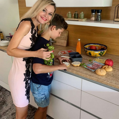 FEM3 CAFÉ - TUTI TIPPEK AZ ISKOLÁS GYEREKEKNEK