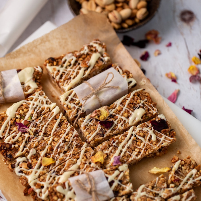 SZUPER EGÉSZSÉGES FEHÉR CSOKIS-ÁFONYÁS MÜZLISZELET